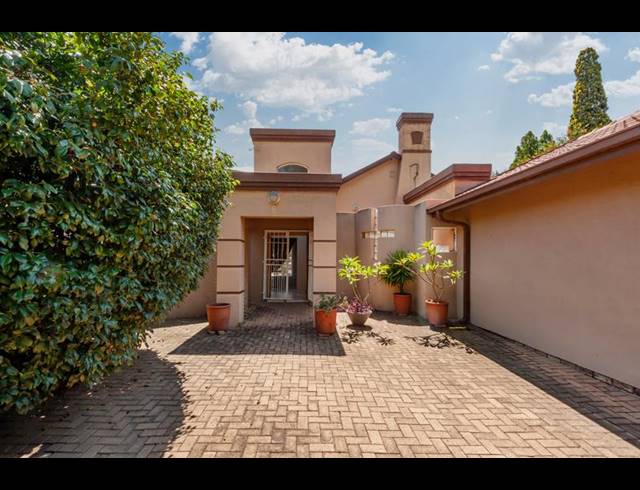 6 BEDROOM HOUSE FOR SALE IN RANDHART